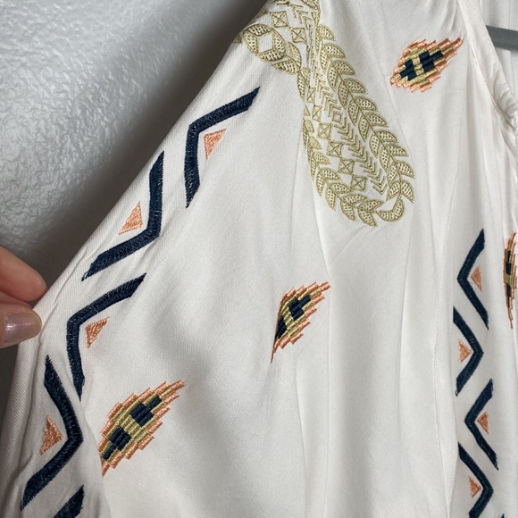 Velzera Aztec inspired embroidered split neck tassel tie top size medium - Picture 4 of 8